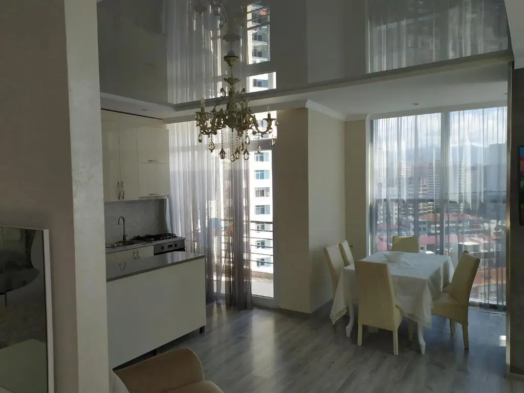 Батуми: Bright apartment with sea view