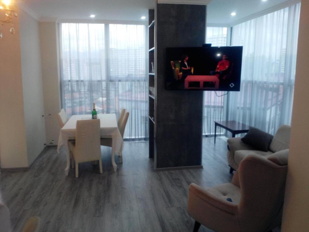 Батуми: Bright apartment with sea view