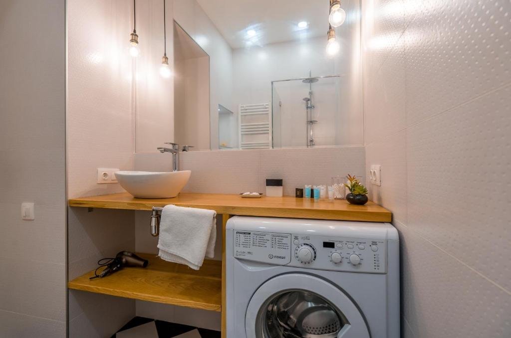 Тбилиси: Colorful Apartment In Old Tbilisi