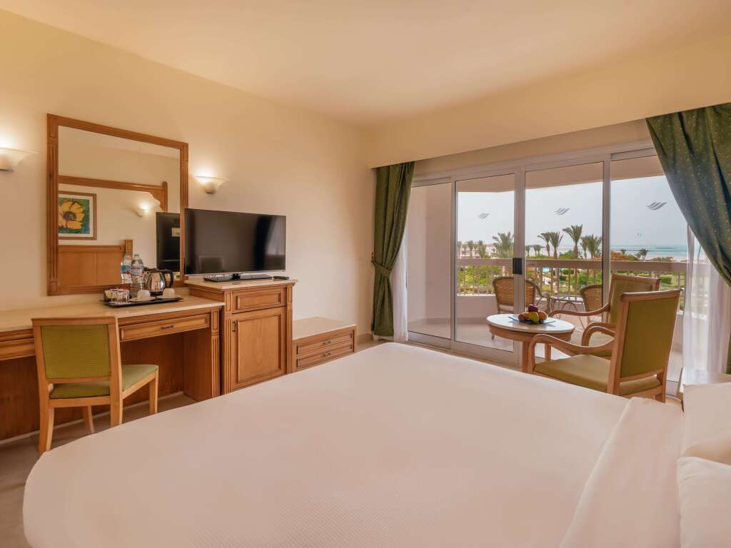 Хургада: Hurghada Long Beach Resort