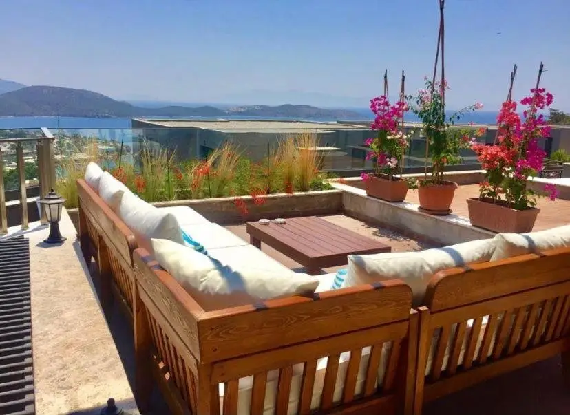 Bodrum Bitez 4 Bed-4 Bath Triplex Villa - AKTUR YANI — фото 1