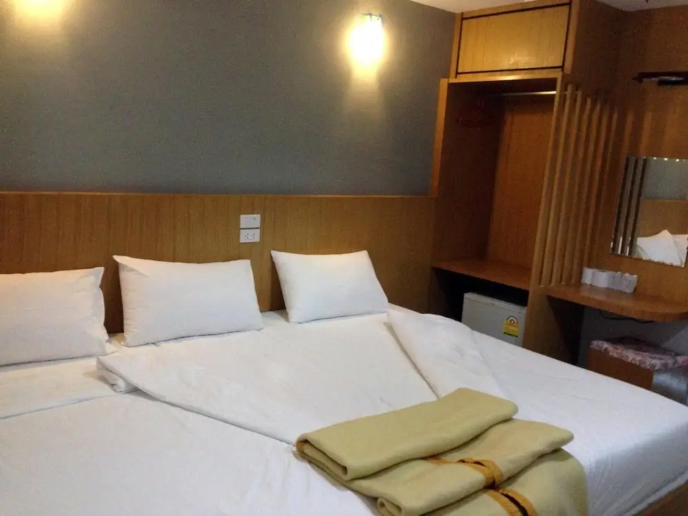 Пхитсанулок: @Me2 Hotel