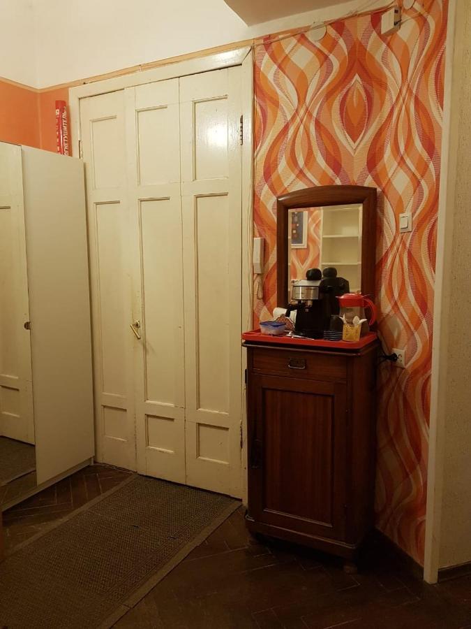 Санкт-Петербург: Меблированные комнаты El Rooms