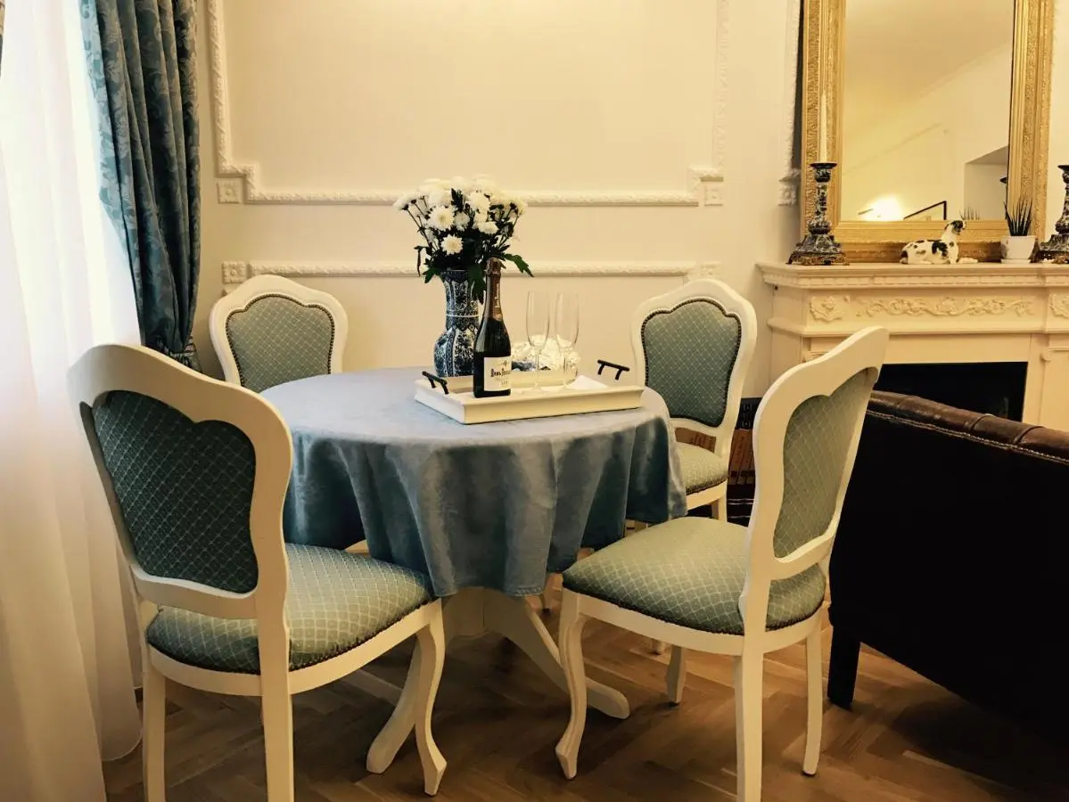 Санкт-Петербург: Classical Apartment "Secret Place"