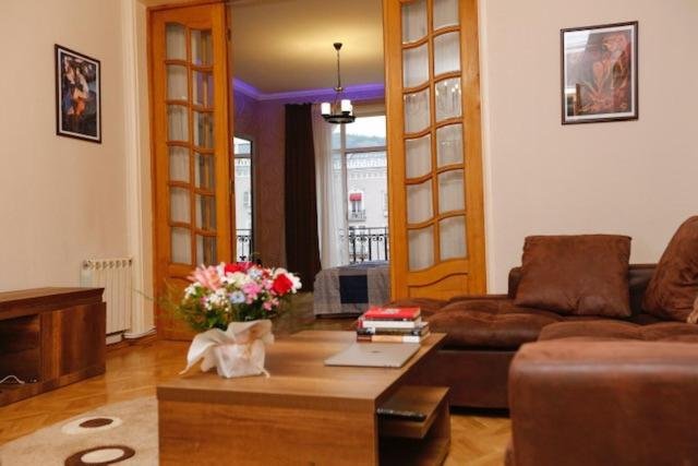 Тбилиси: Marjanishvili Square Apartment