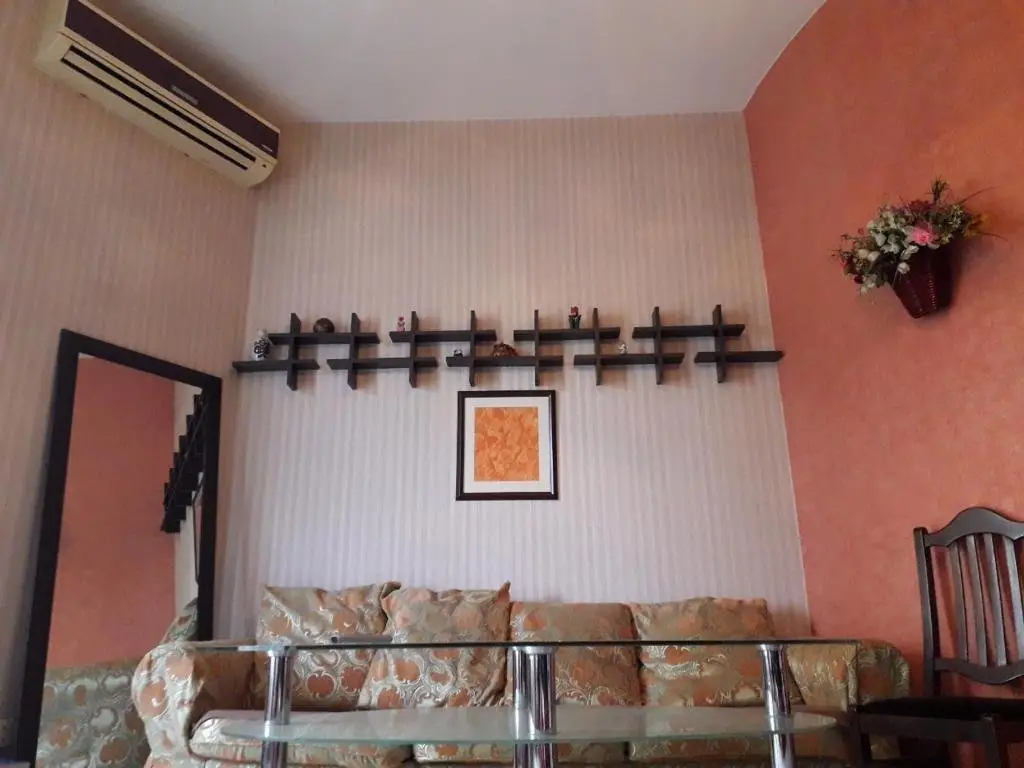 Тбилиси: Krtsanisi home