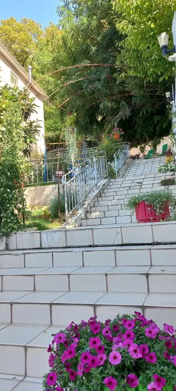 Ольгинка: Гостевой дом Зеленая гора
