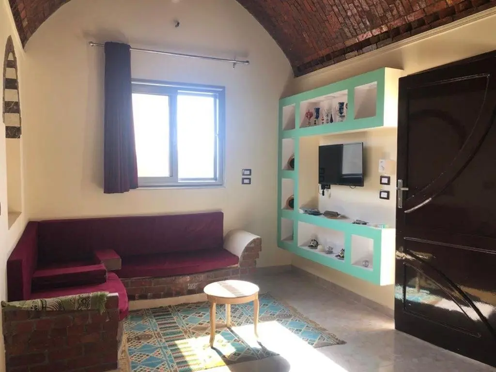 Луксор: Nour House