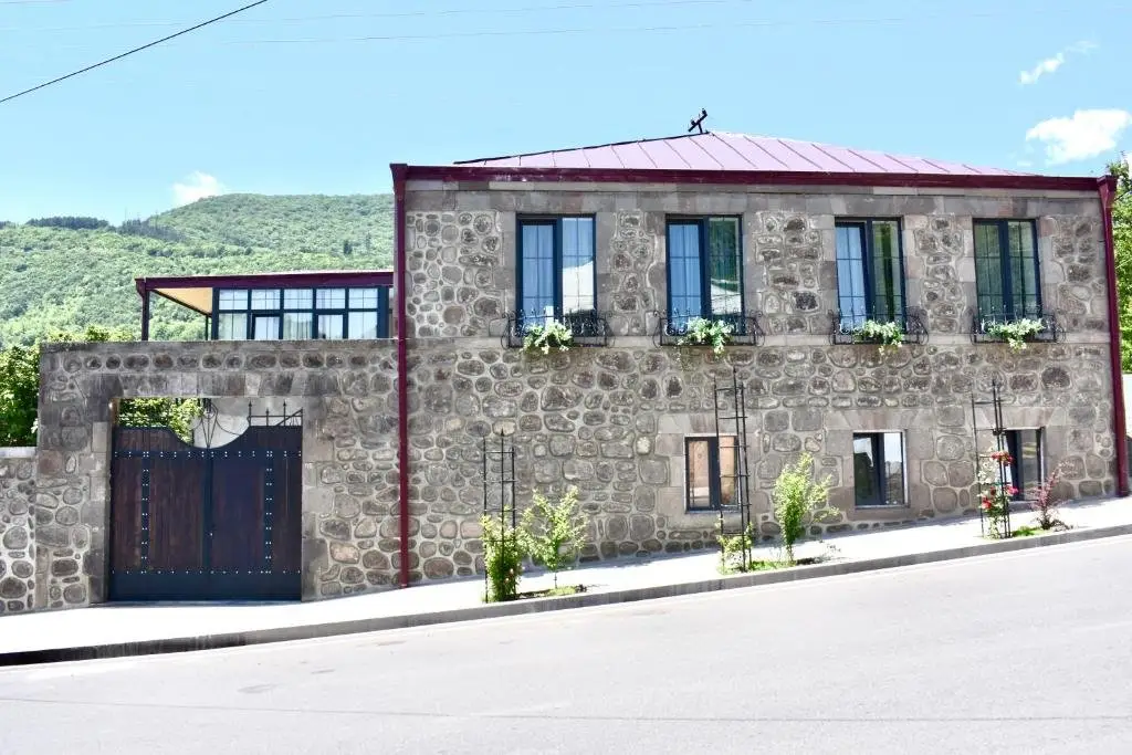 Горис: Redroof Country House Hotel