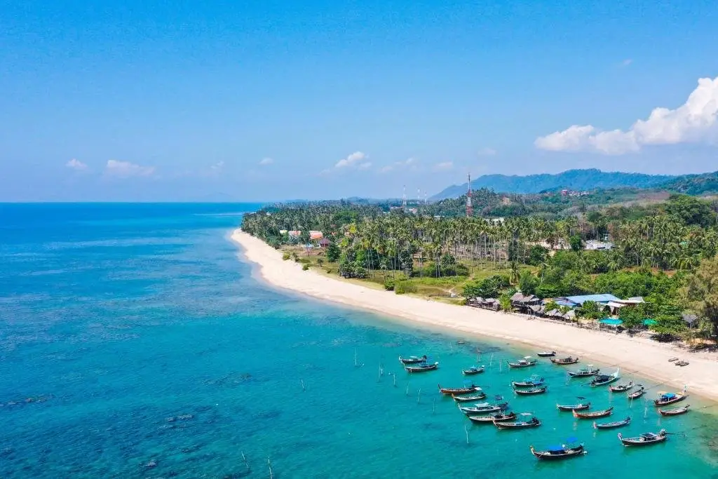 Ланта: Manao Pool Villa 4 - 5 mins walk to the beach
