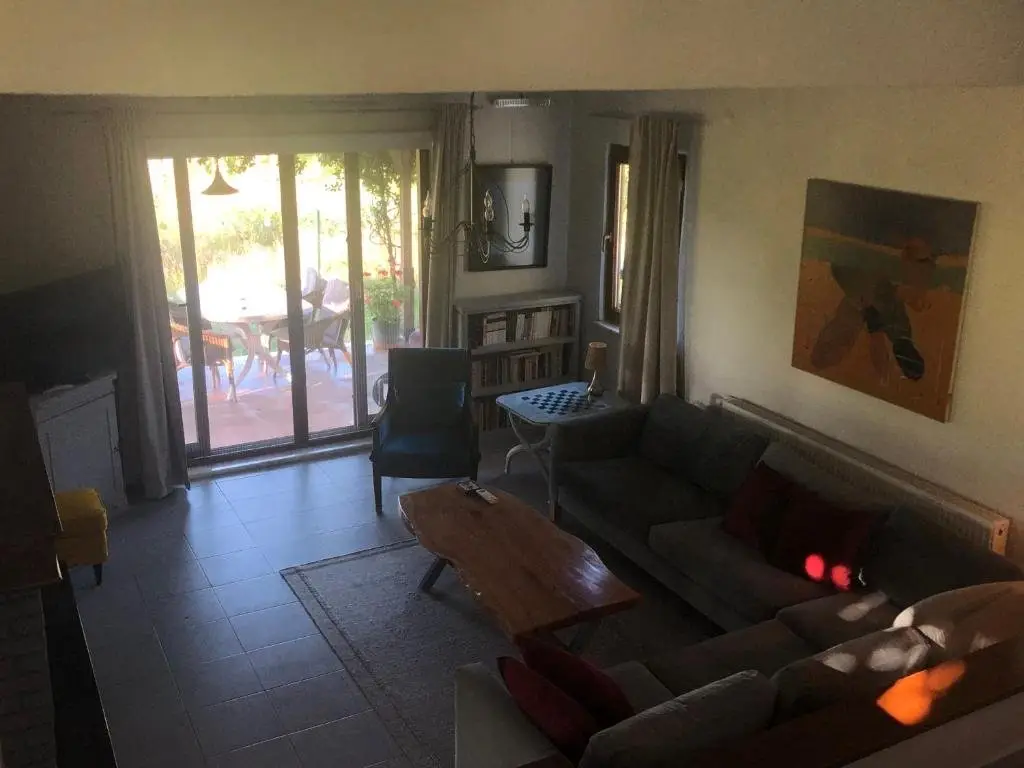 Увезпинар: Home on Iznik Lake with Its Own Private Beach