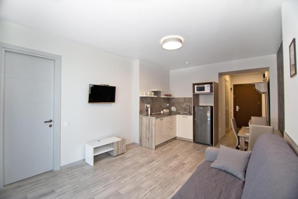 Батуми: Holiday Batumi Apartment.0411