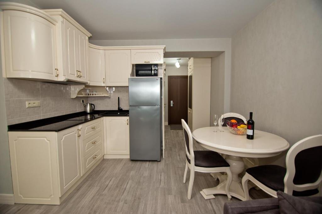 Батуми: Holiday Batumi Apartment.0411