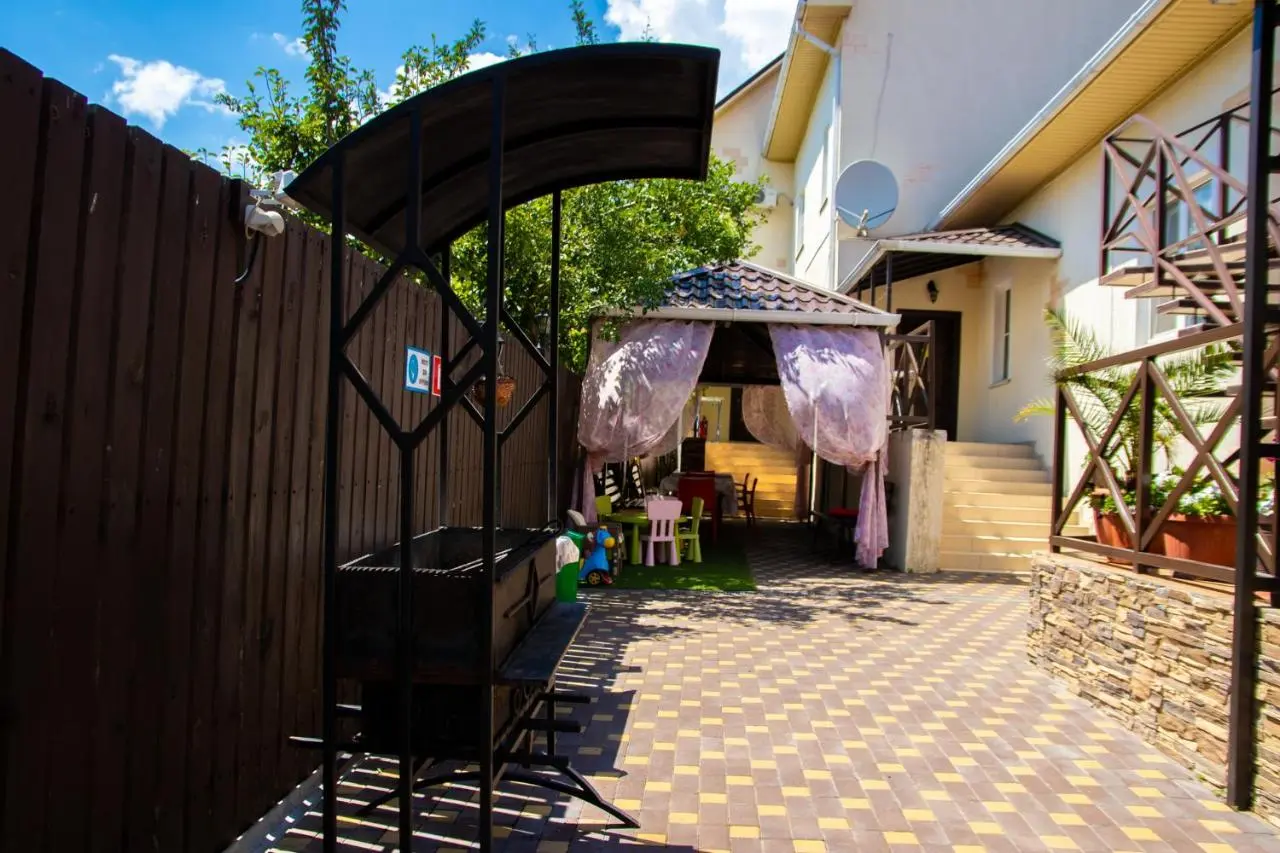Кабардинка: Guest house Alpina