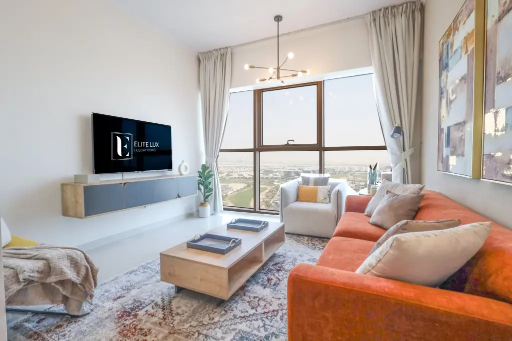 Апартаменты Elite LUX Holiday Homes - Serene Golf View Living 1 BHK in Damac Hills Dubai — фото 1