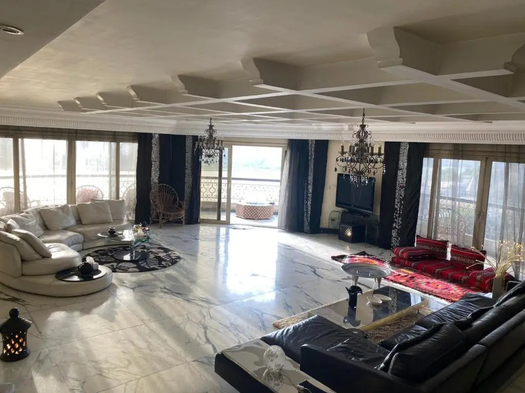 Каир: Diamond Cairo apartment 4 Bed Rooms