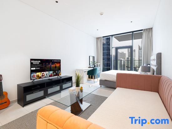 Дубай: HomesGetaway Stylish Studio w/Balcony l Business Bay