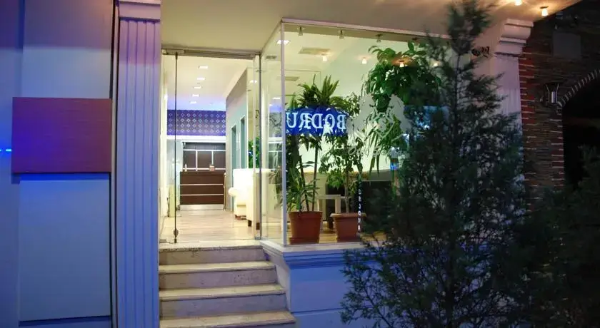 Усак: Hotel Sahlan 1