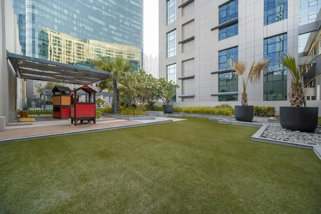 HiGuests - Cozy Studio With Balcony in Business Bay — фото 1