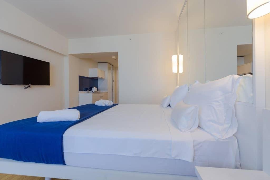 Батуми: Cozy and Stylish Apartment With Sea View In Batumi