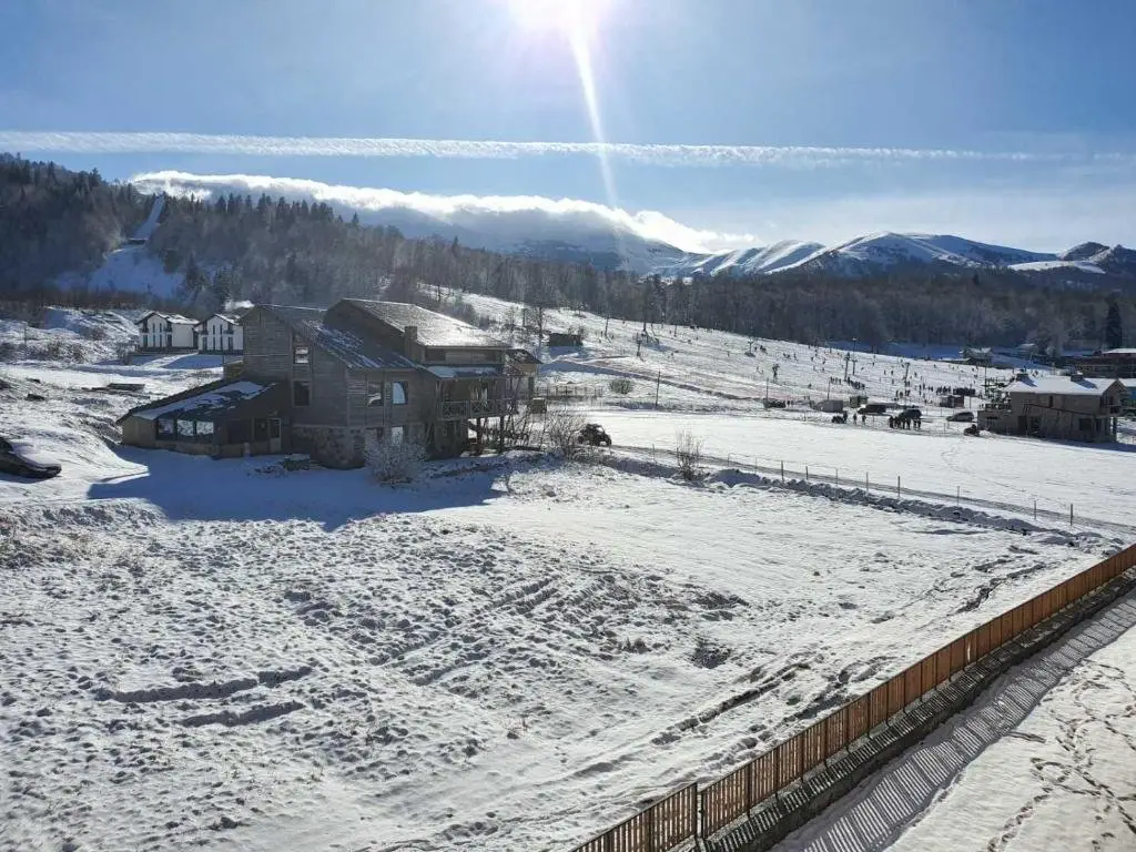 Бакуриани: Bakuriani Plaza 405b On The Adge Of The 25m Ski Track
