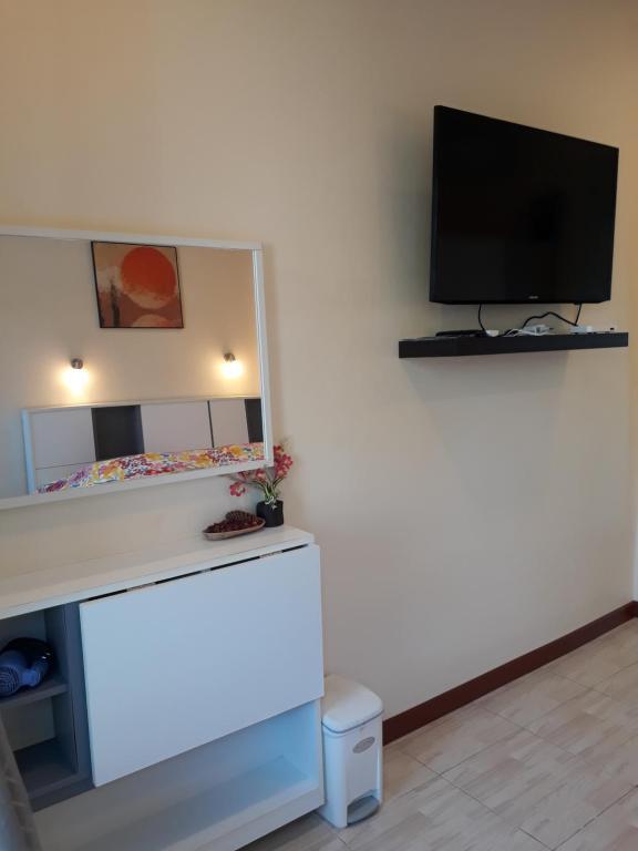 Ко Сичанг: Belinda Home