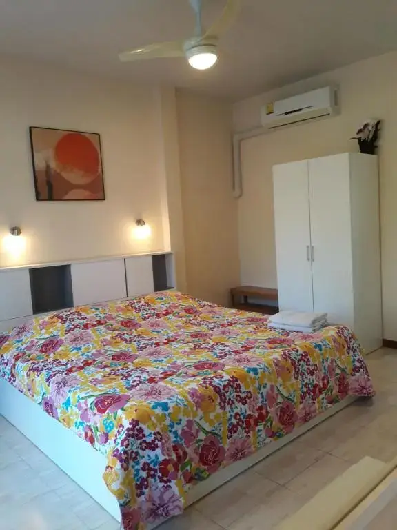 Ко Сичанг: Belinda Home