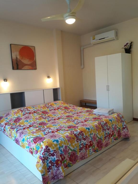 Ко Сичанг: Belinda Home
