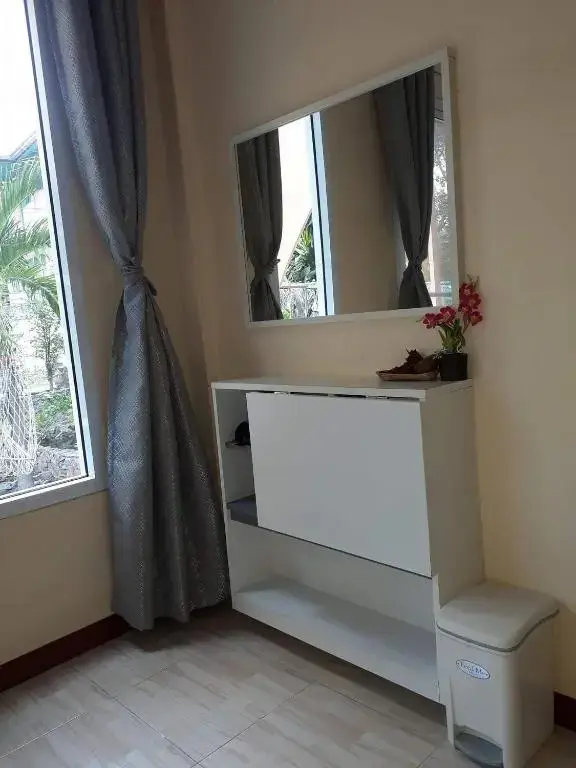 Ко Сичанг: Belinda Home