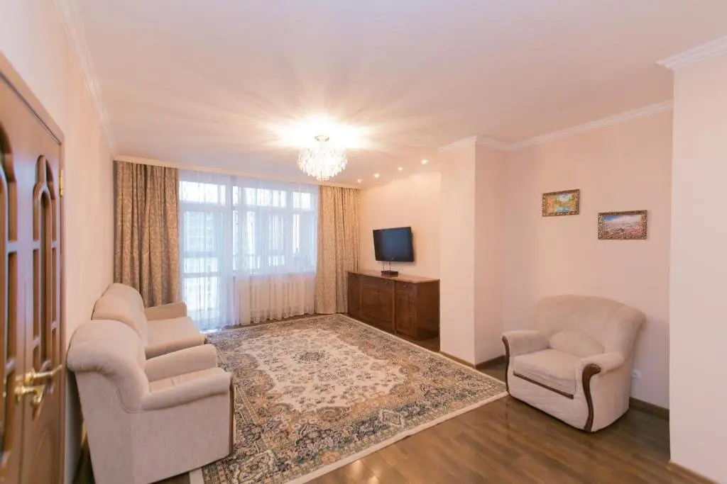 Астана: Diplomat Apartment on Sarayshyq st 34