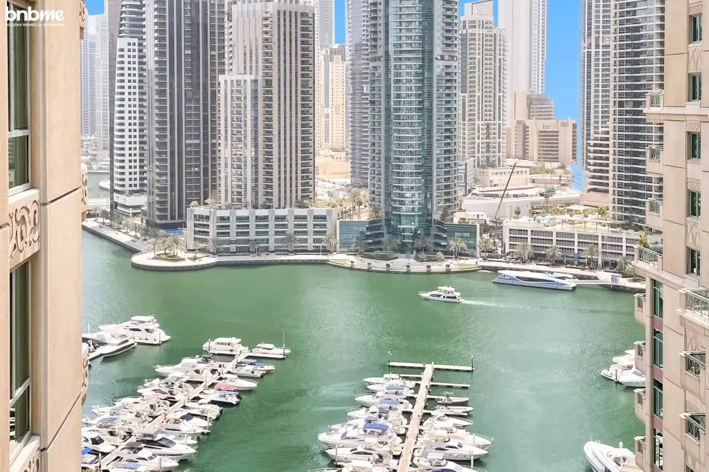 Дубай: Апартаменты Upscale Modern Designer Interiors with Marina View-1902