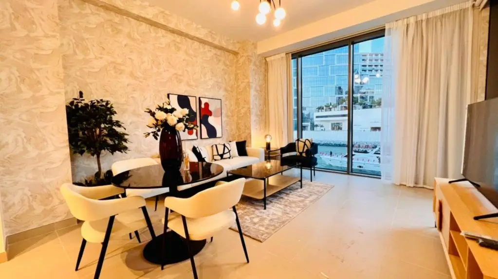 Luxury beach front apartment with balcony Dubai Marina — фото 1