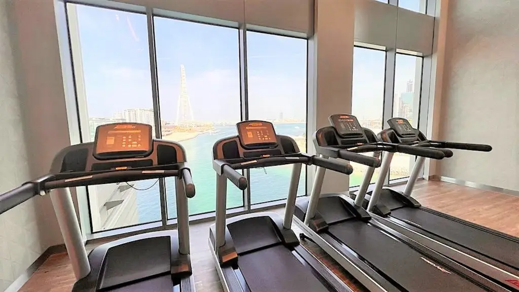 Дубай: Luxury beach front apartment with balcony Dubai Marina