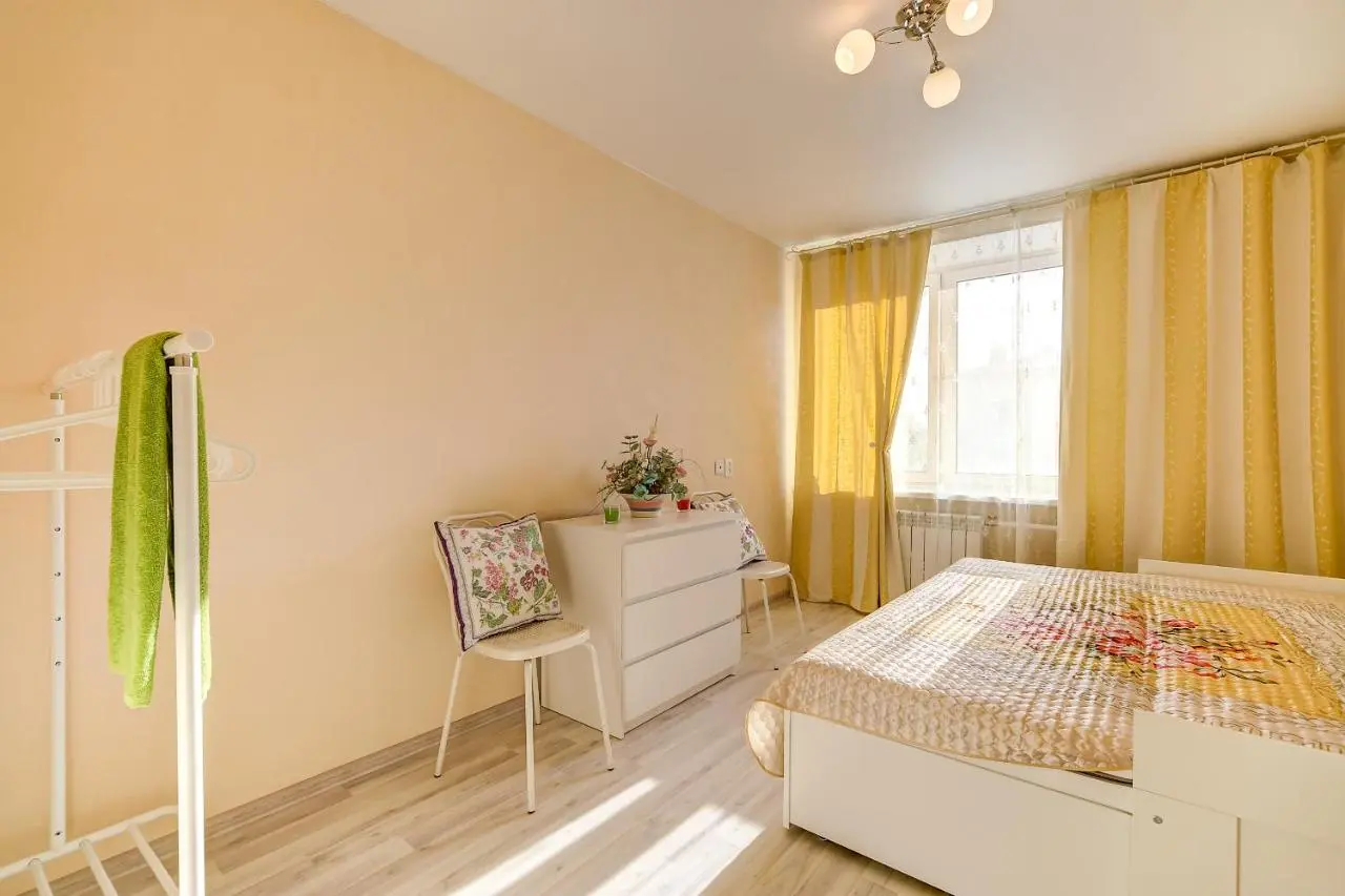 Санкт-Петербург: Apartment on Novocherkasskiy prospekt 22/15