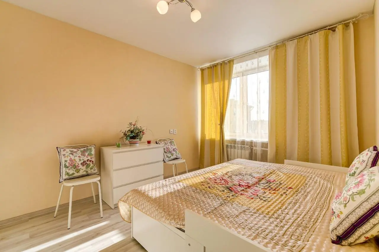 Санкт-Петербург: Apartment on Novocherkasskiy prospekt 22/15