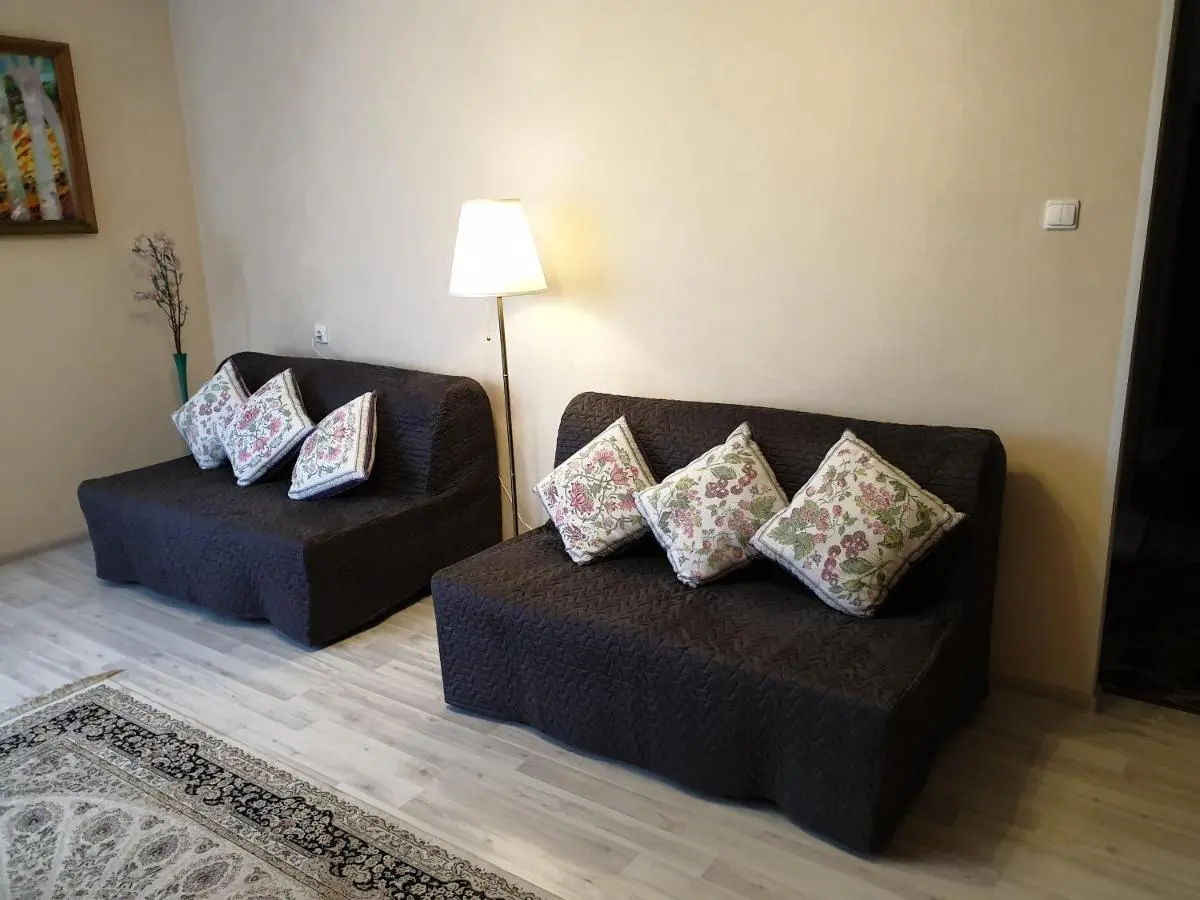 Санкт-Петербург: Apartment on Novocherkasskiy prospekt 22/15