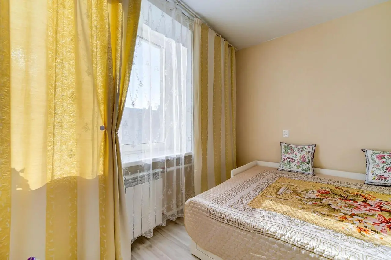 Санкт-Петербург: Apartment on Novocherkasskiy prospekt 22/15
