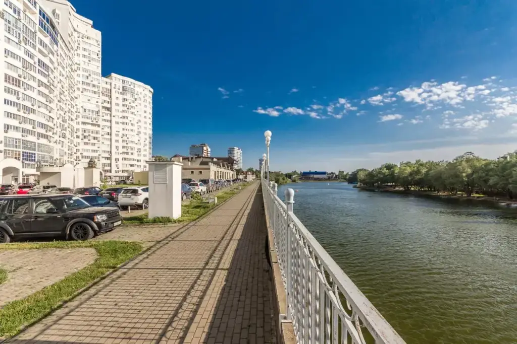 Краснодар: Апартаменты ApartGroup Kubanskaya Naberezhnaya 31/1