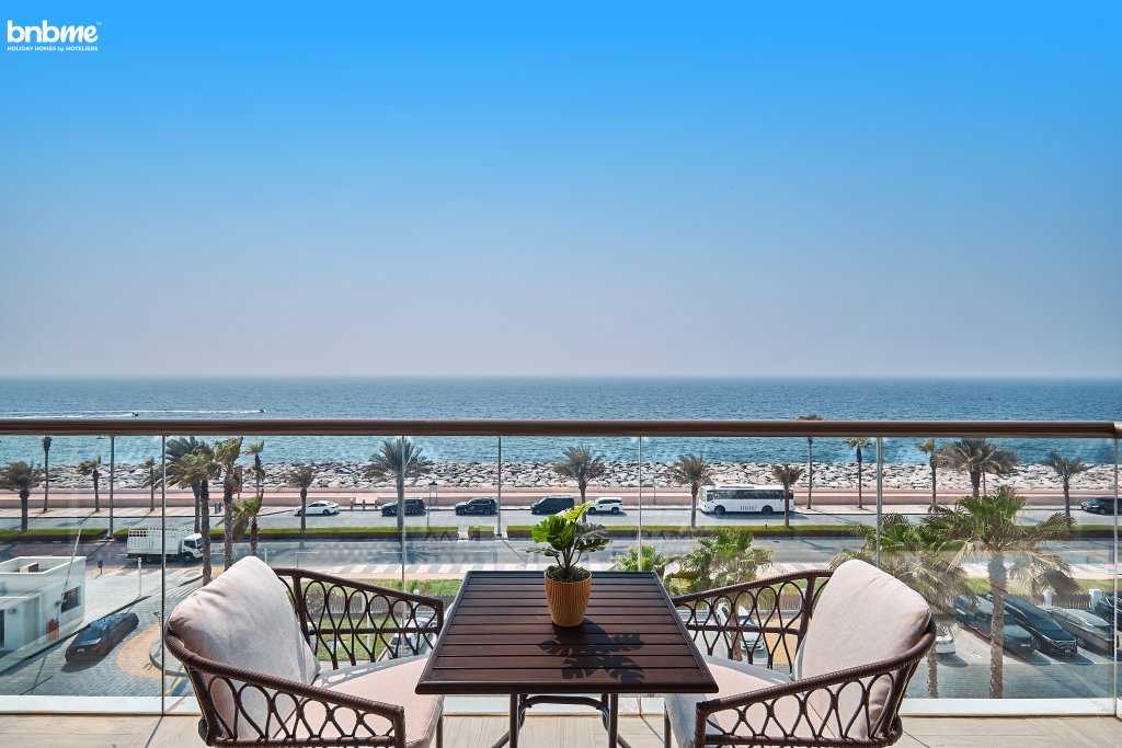 Апартаменты bnbmehomes | Lux Beachfront Getaway on Palm-20412 — фото 1
