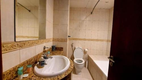 Дубай: skynest holiday homes princess tower 68th floor 1 bedroom apartment