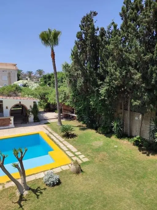 Александрия: Lovely spacious five bedroom villa with a pool