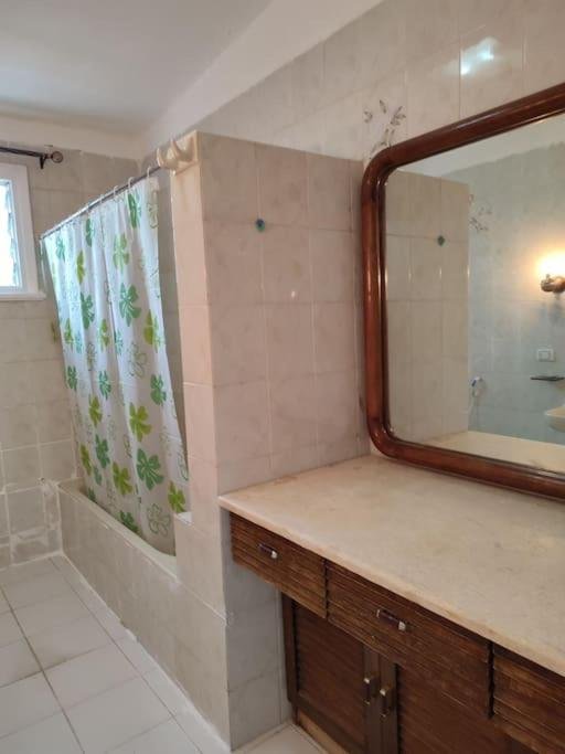 Александрия: Lovely spacious five bedroom villa with a pool