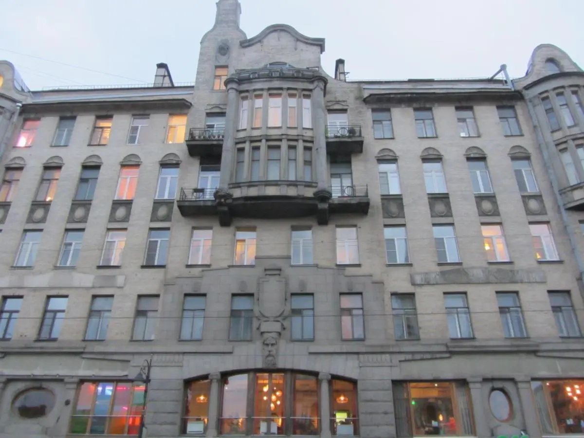 Санкт-Петербург: Apartments on Belinskogo ulitsa