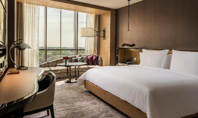 Дубай: Four Seasons Dubai International Financial Centre