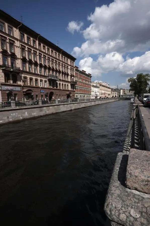 Грифон на набережной канала Грибоедова 37 — фото 1