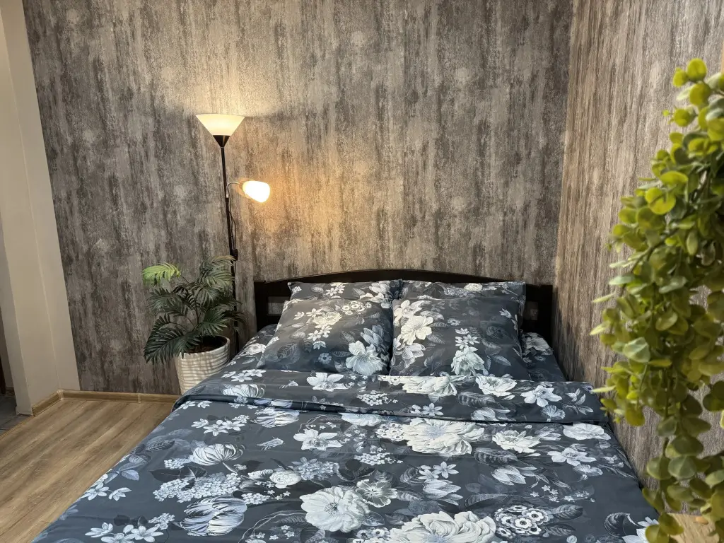 Ярославль: Sovremennaya Studiya V Tsentre Yaroslavlya Flat