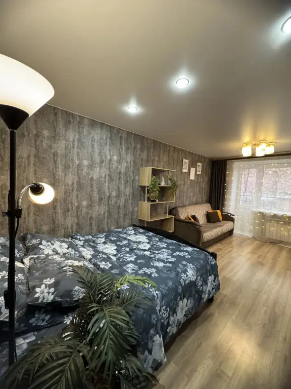 Ярославль: Sovremennaya Studiya V Tsentre Yaroslavlya Flat
