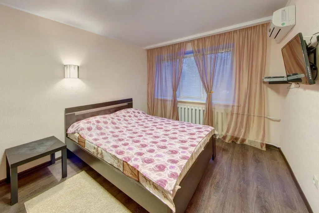 Челябинск: InnHome Apartments (ИннХоум) на улице Евтеева 5