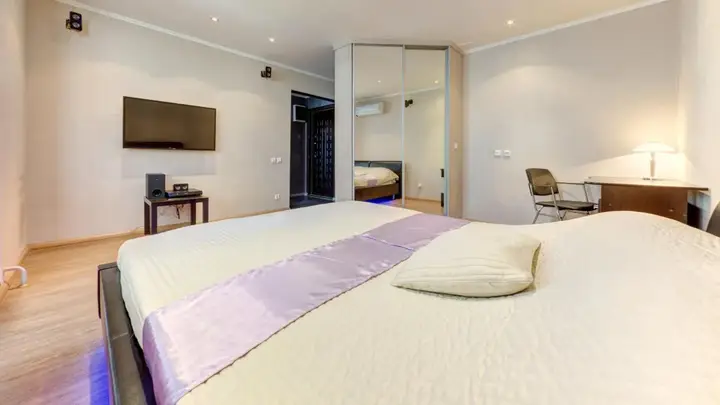 Челябинск: InnHome Apartments (ИннХоум) на улице Российская