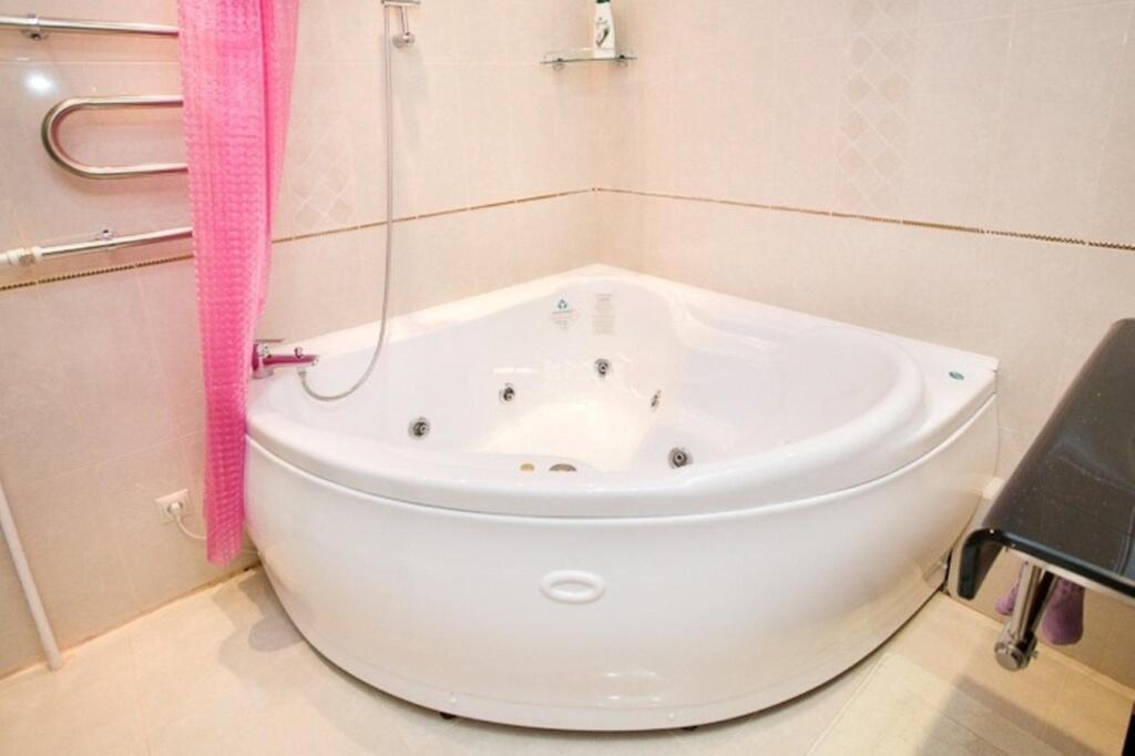 Челябинск: InnHome Apartments (ИннХоум) на улице Свободы 100